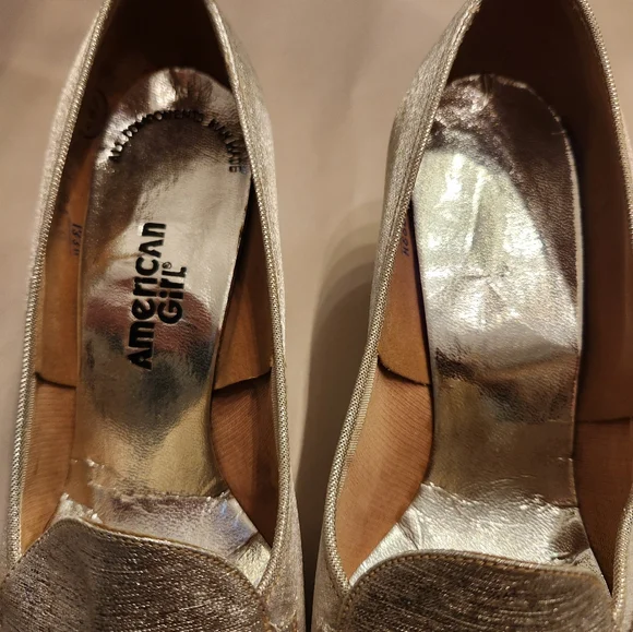 Vintage Silver American Girl Pumps - Size 6, 2.5" Heel - Picture 6 of 11